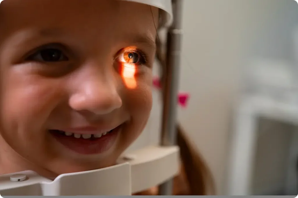 बच्चों की आँख से कीचड़ आना 